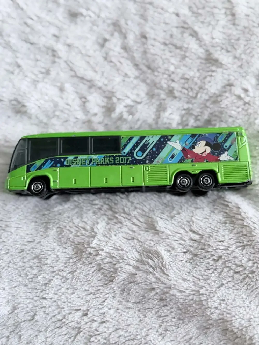 Matchbox Disney Parks 2017 Sorcerer Mickey Mouse Motor Coach Industries Diecast